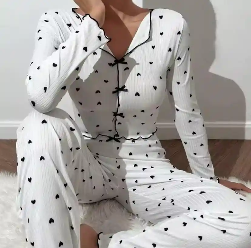 Pijama Dos Piezas Coquette Corazones Negro (talla S-m)