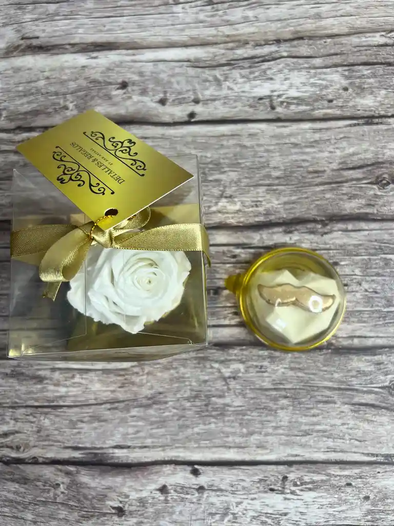 Botón De Rosa Preservada + Chocolate Relleno - Especial Para Hombre