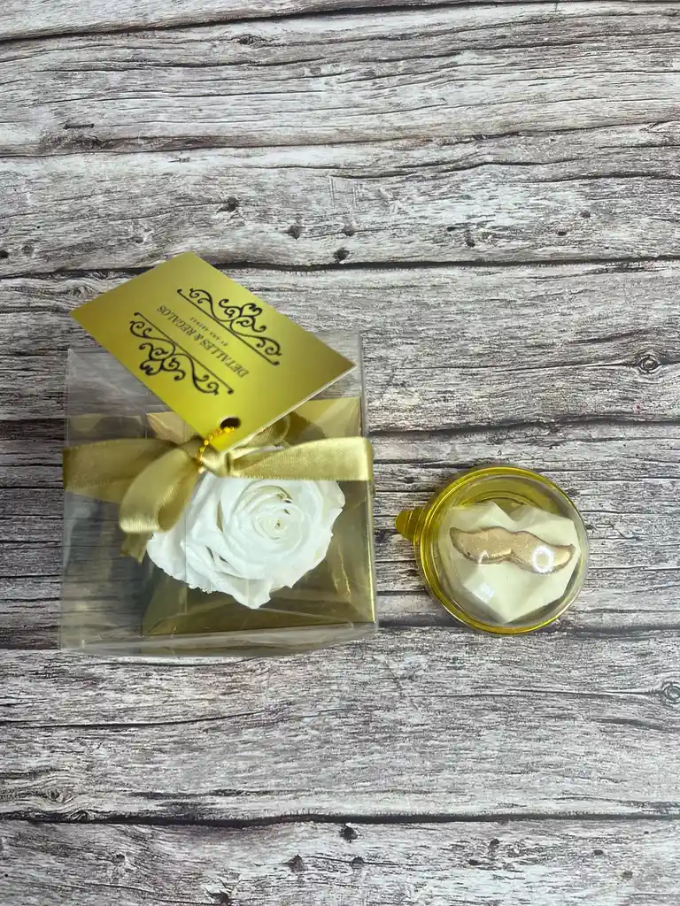 Botón De Rosa Preservada + Chocolate Relleno - Especial Para Hombre