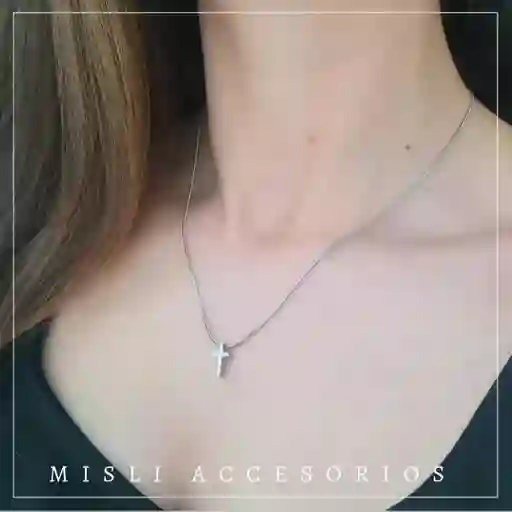 Collar Graduable Dije Cruz Plateada En Acero Inoxidable