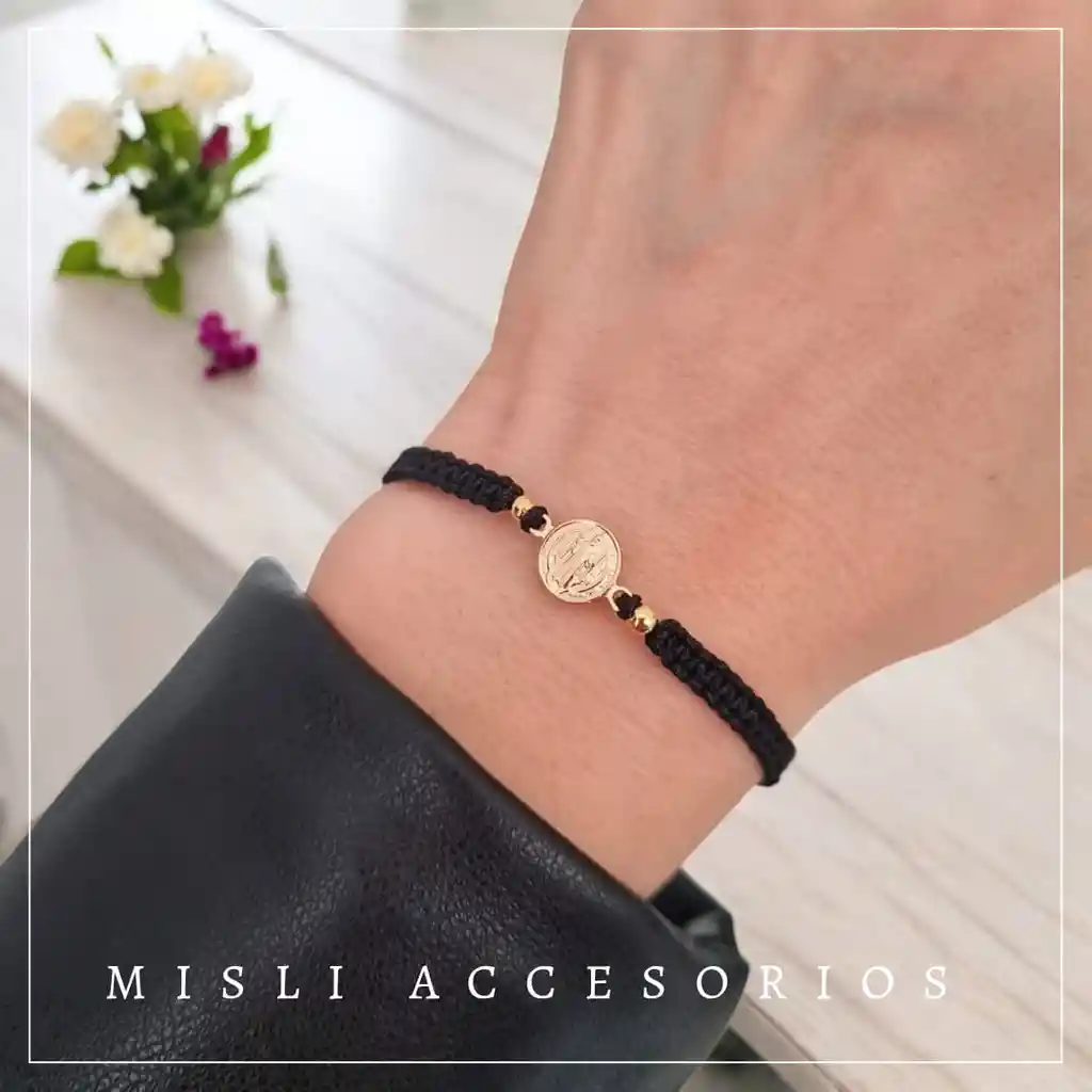 Pulsera Tejida Medalla De San Benito - Manilla De Protección Color A Elección