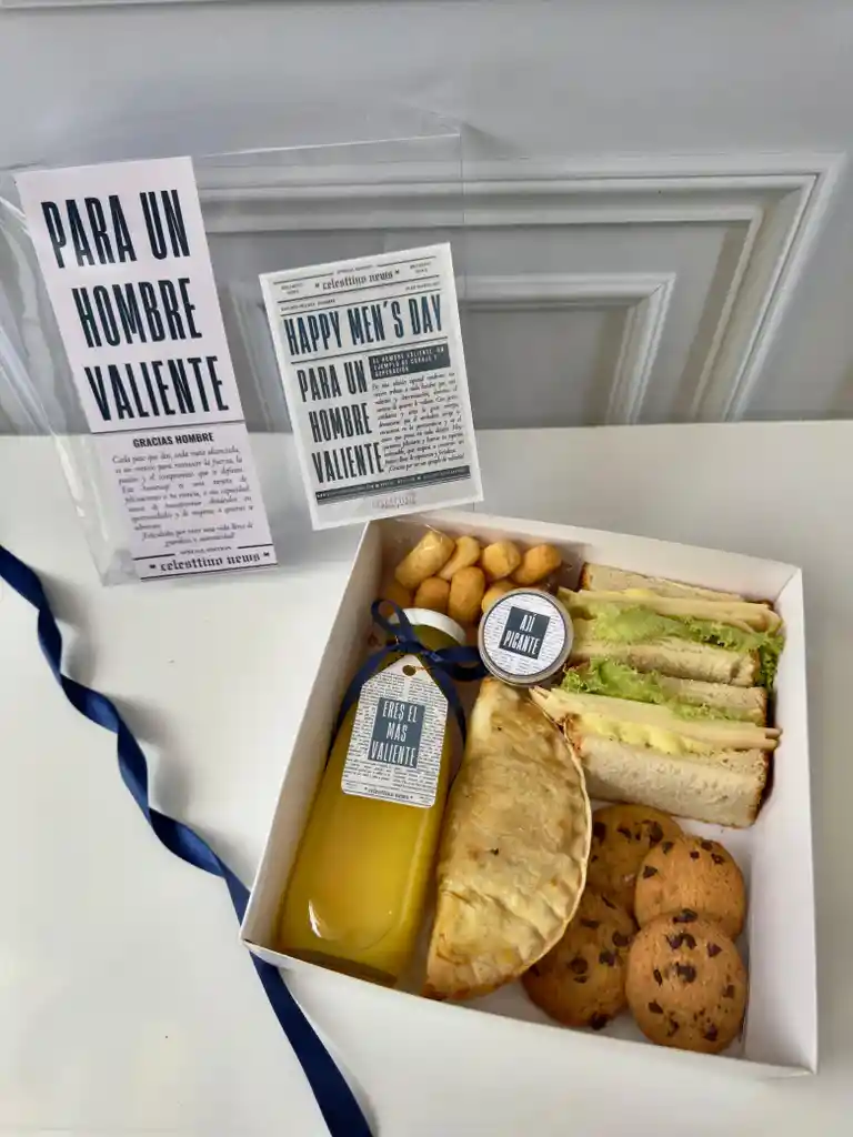 Desayuno Sorpresa Día Del Hombre. Empanada, Sandwich, Jugo De Naranja. Box