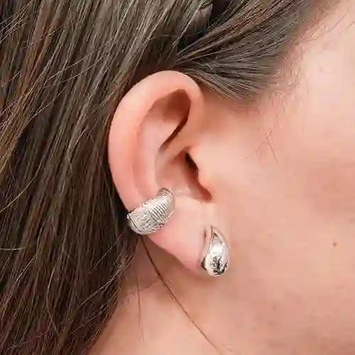 Earcuff Corrugate Plateado