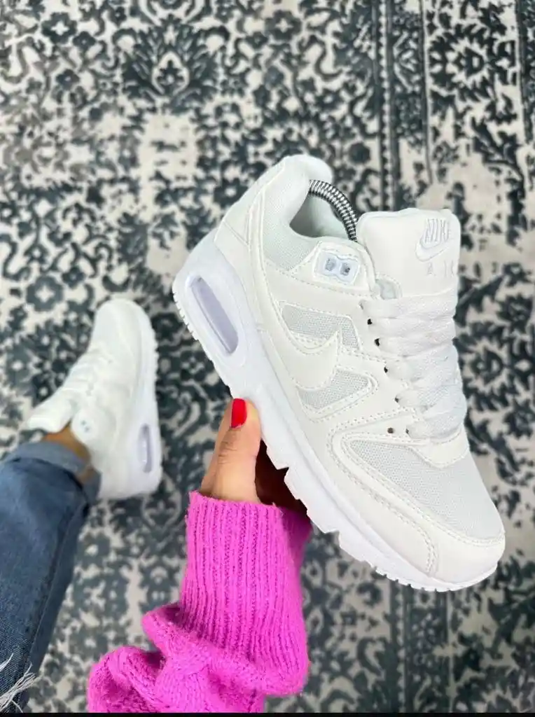 Tenis Nike Command