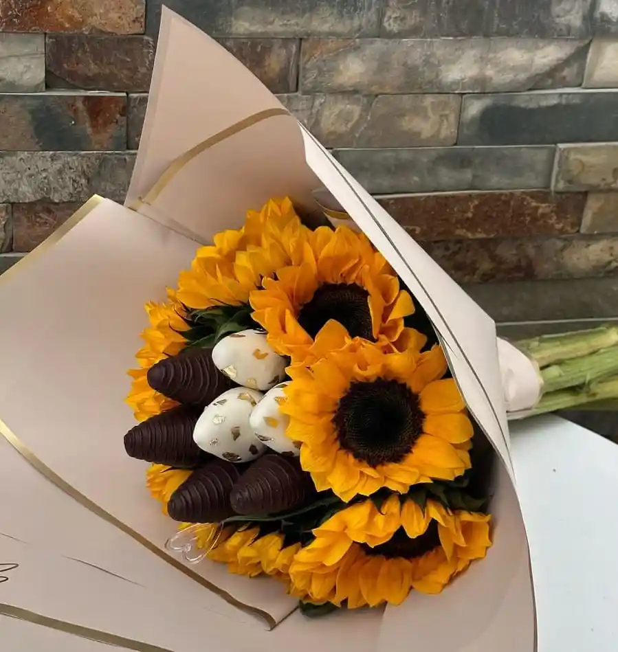 Girasoles Y Fresas Con Chocolate