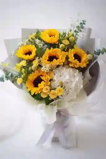 Bouquet De Girasoles Con Hortencia