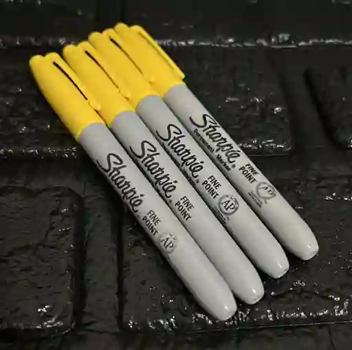 Marcador Sharpie Amarillo Fino Permanente
