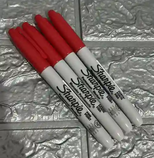 Marcador Sharpie Rojo Fino Permanente