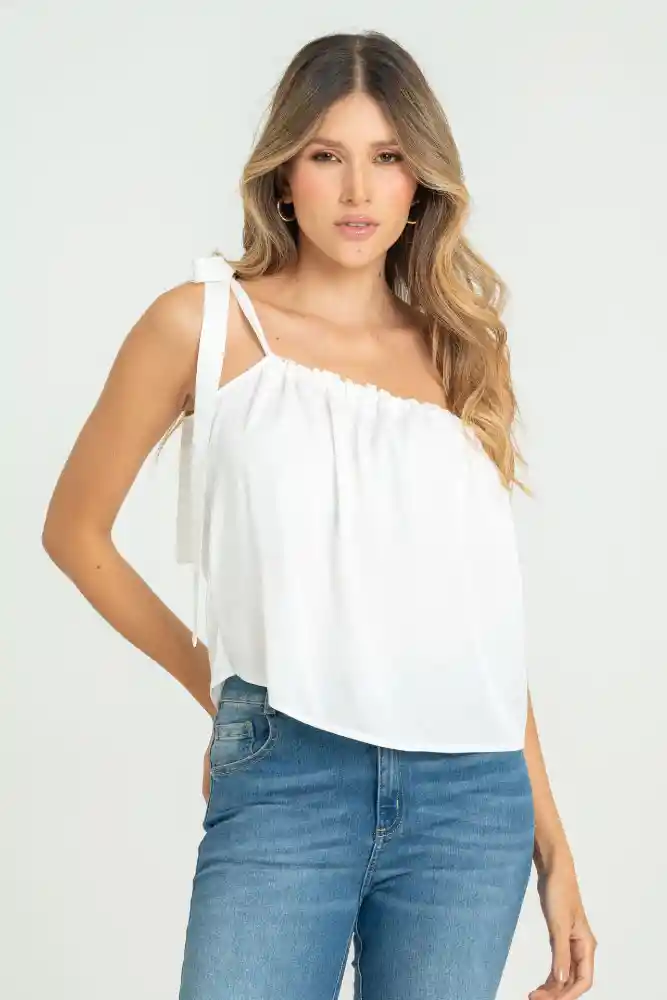 Blusa Asimetrica Color Blanco Crudo Talla S