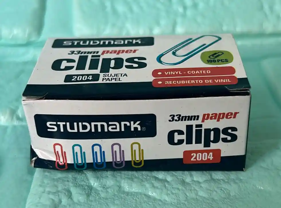Clips Caja X100 Studmark Recubierto De Vinil