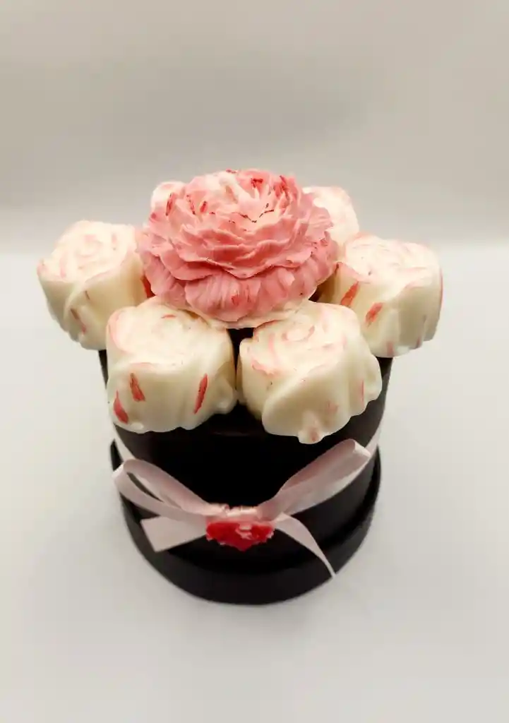 Bouquet Rosas Blancas Salpicadas