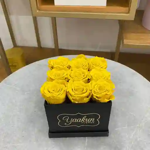 Mini Caja Cuadrada De Rosas Amarillas
