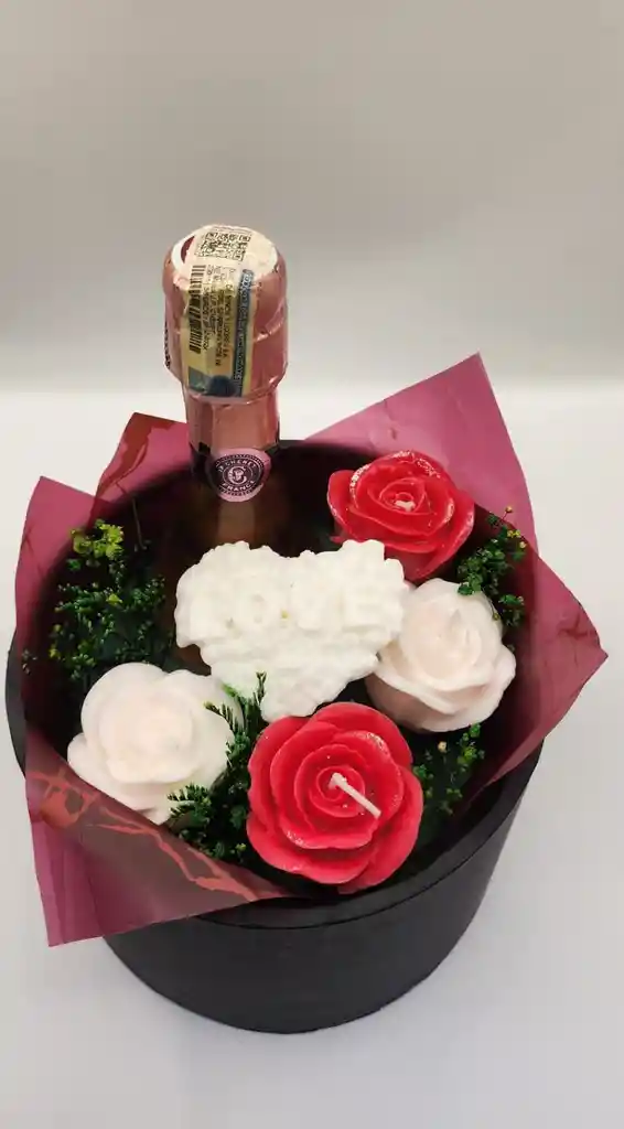 Bouquet Vino Y Rosas