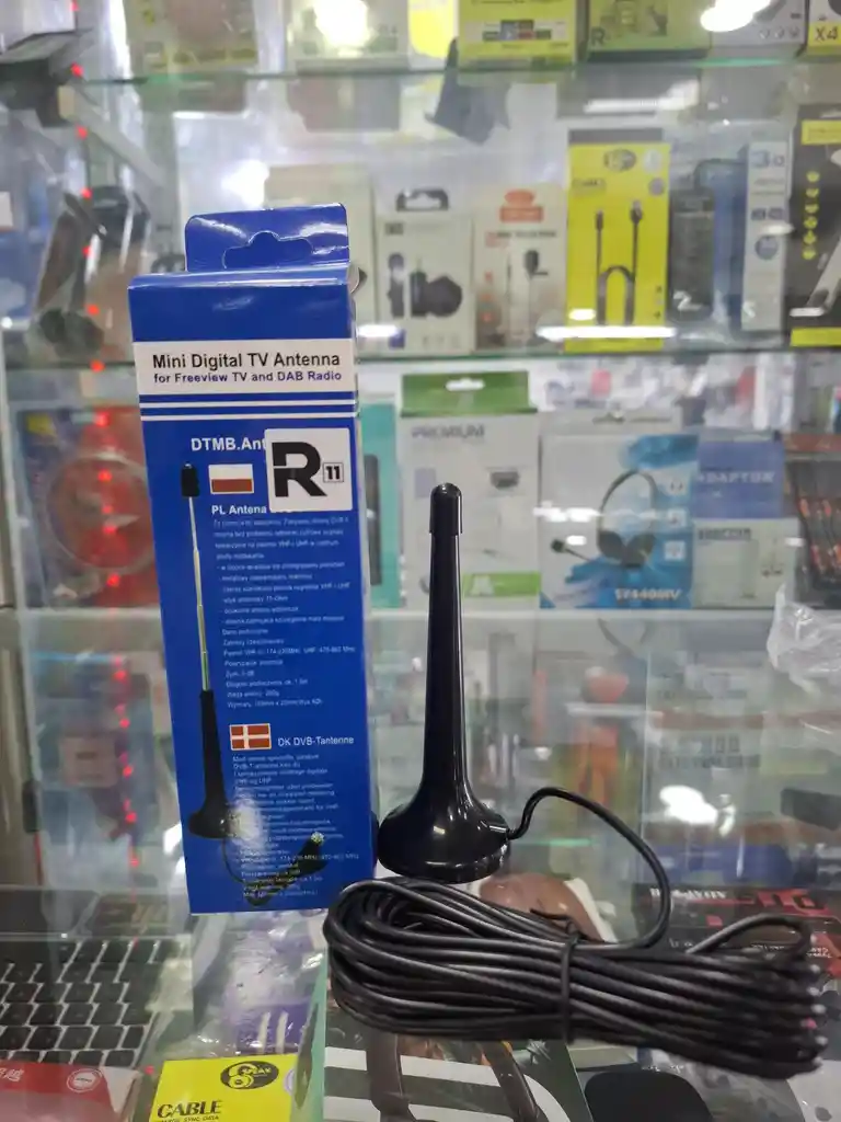 Antena Tv Digital Tda Interior Coaxial 5mt Con Usb Amplificador Activa Base Magnética