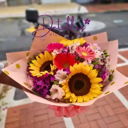 Bouquet De Flores Tropicales