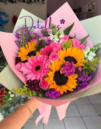 Bouquet De Flores Tropicales