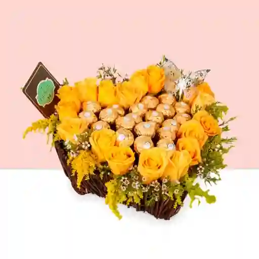 Canasta De Corazon Con Rosas Amarillas Y Chocolates