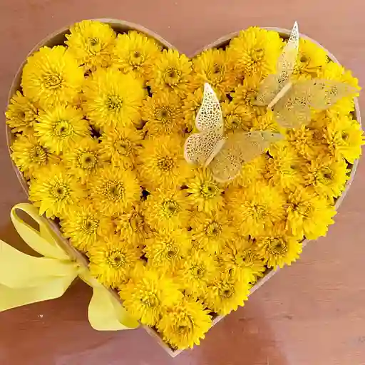 Caja En Forma De Corazón De Crisantemos