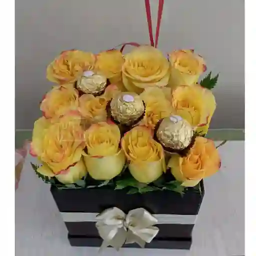 Caja De Rosas Amarillas Con Tres Ferreros