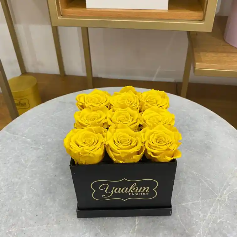 Mini Caja De Rosas Amarillas