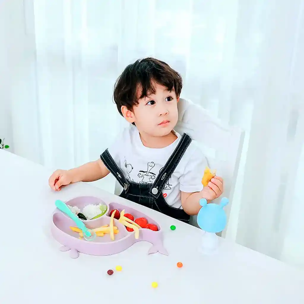 Set Vajilla Rosada 8pz En Silicona Diseño Ballenita, Combo De Alimentación Complementaria, 100% Libre De Bpa, Set De Babero, Plato, Tazón Y Cubiertos, Hechos En Material Calidad Alimenticia Y Resistente - Color Life