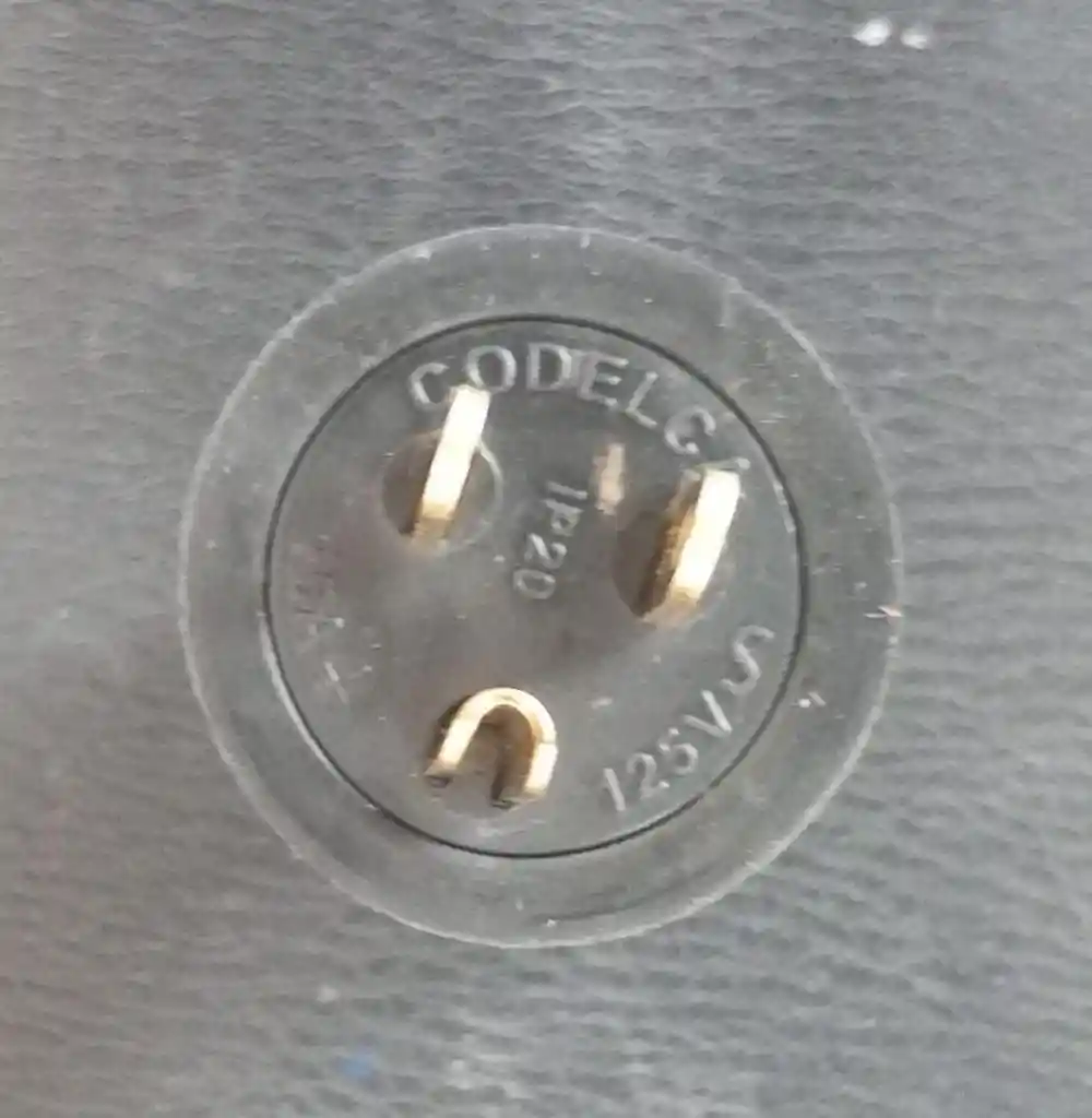 Clavija Industrial 15 Amp Polo