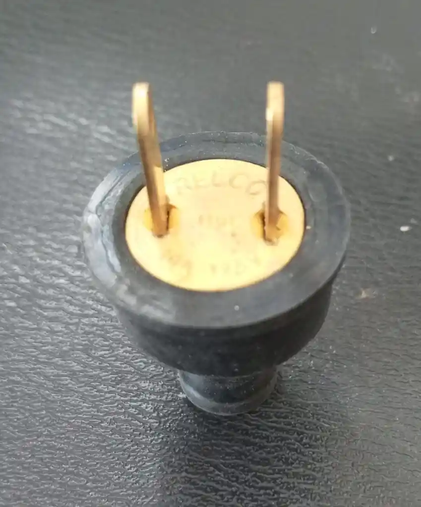 Clavija Pequeña 15amp