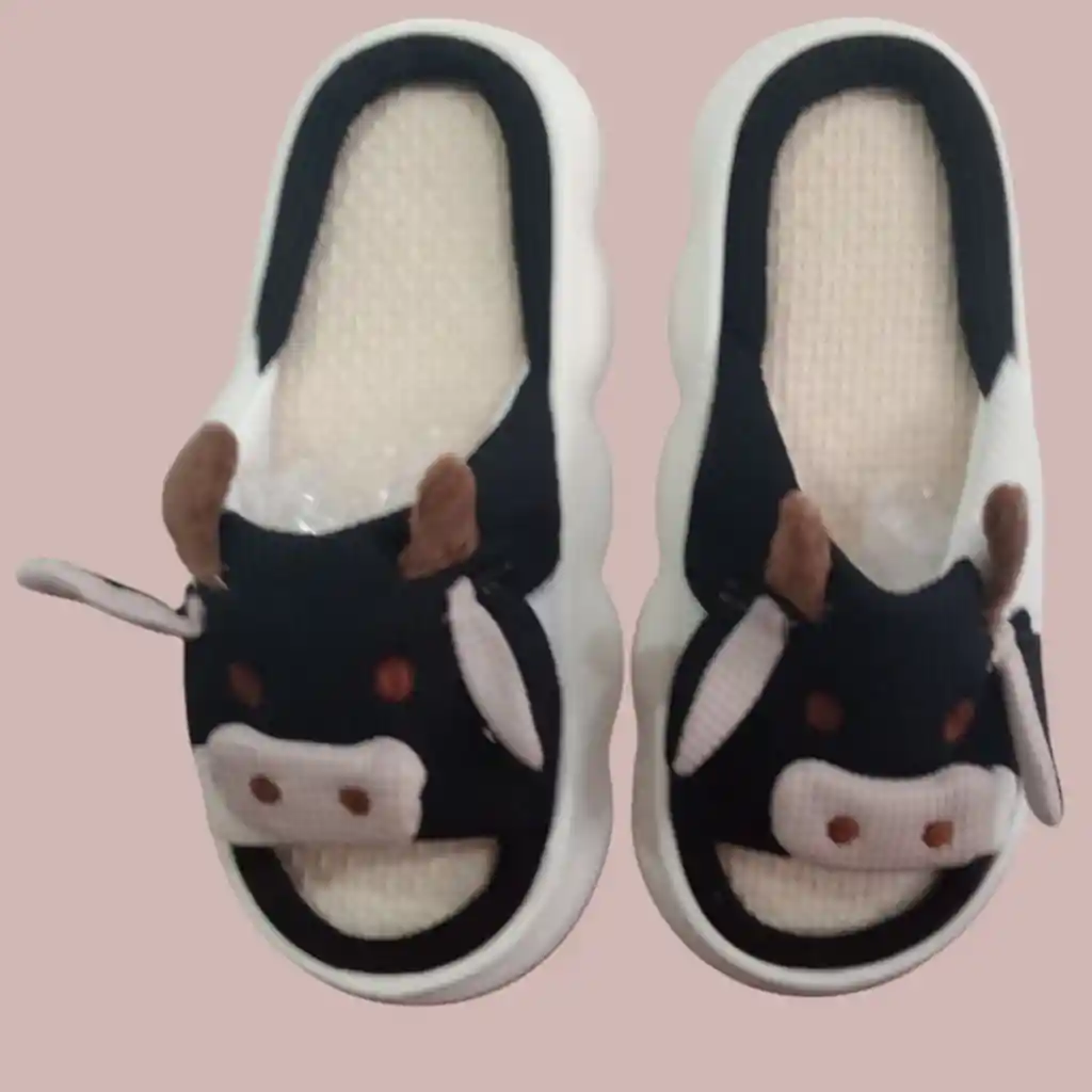 Pantufla Vaquita Negra Talla 38-39
