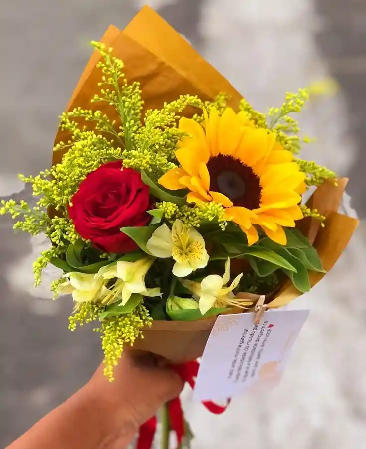 Flores Rosas Y Girasoles - Bouquet Cielo Amarillo Y Rosa
