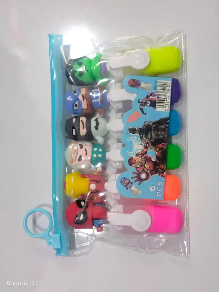 Resaltadores En Estuche En Forma De Superhéroes