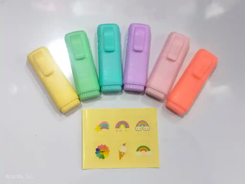 Resaltadores En Estuche Con Stickers Incluidos