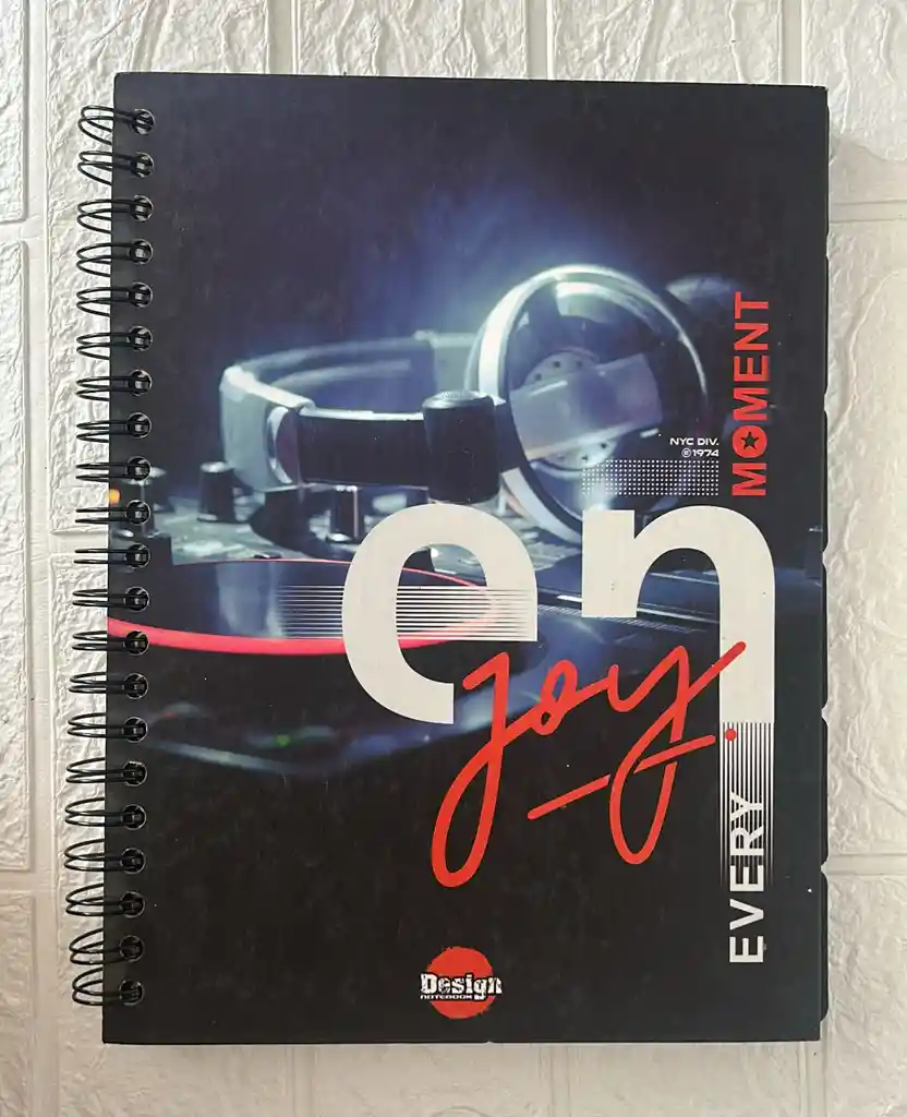 Cuaderno 5 Materias Grande Caballero Cuadriculado Desing