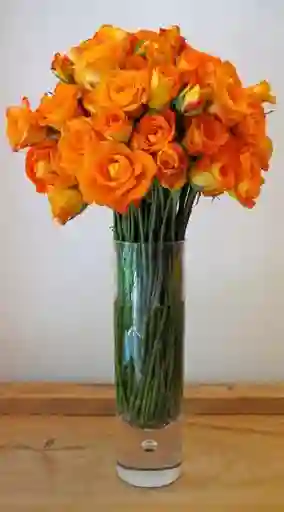 Jarrón De Rosas Naranjas