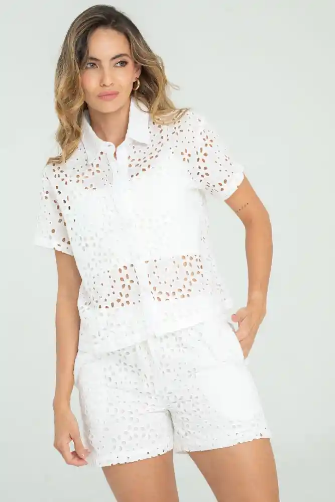 Short Ojalillo Color Blanco Crudo Talla 6