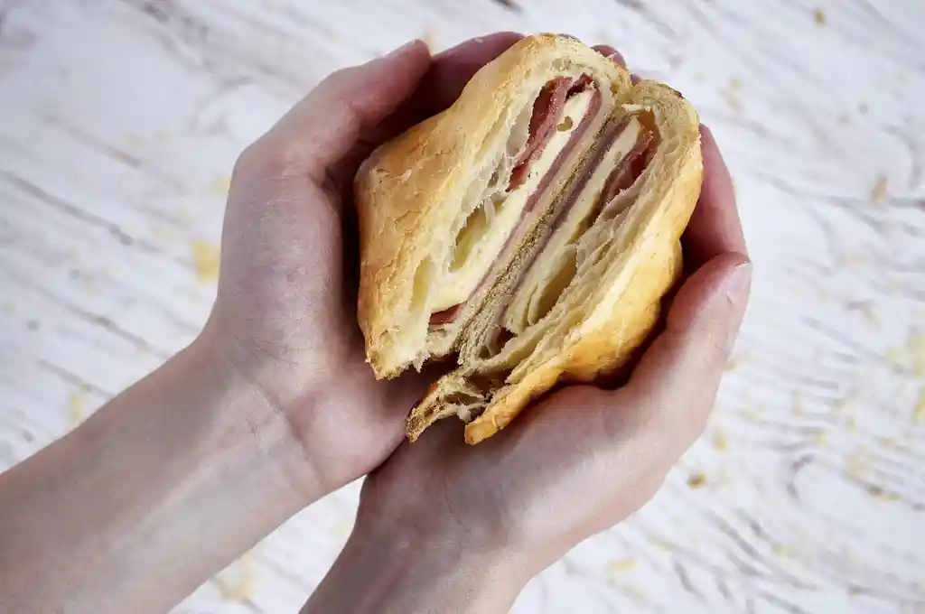 Pastel De Jamon Y Queso