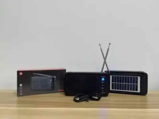 Bocina Portátil Con Carga Solar Bluetooth/radio/fm/usb/micro