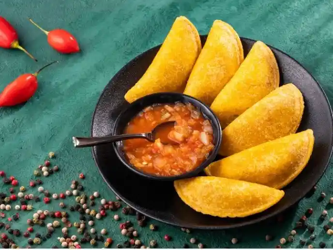 Empana De Pollo Y Tocineta