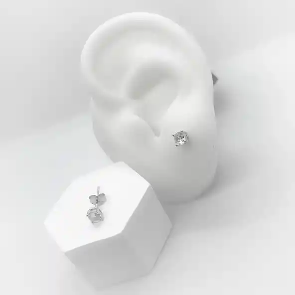 Aretes De Plata En Uñas Circón 4mm