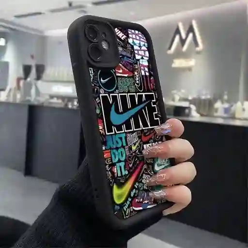 Forro Para Iphone 14 Nike Multicolor En Silicona Tpu