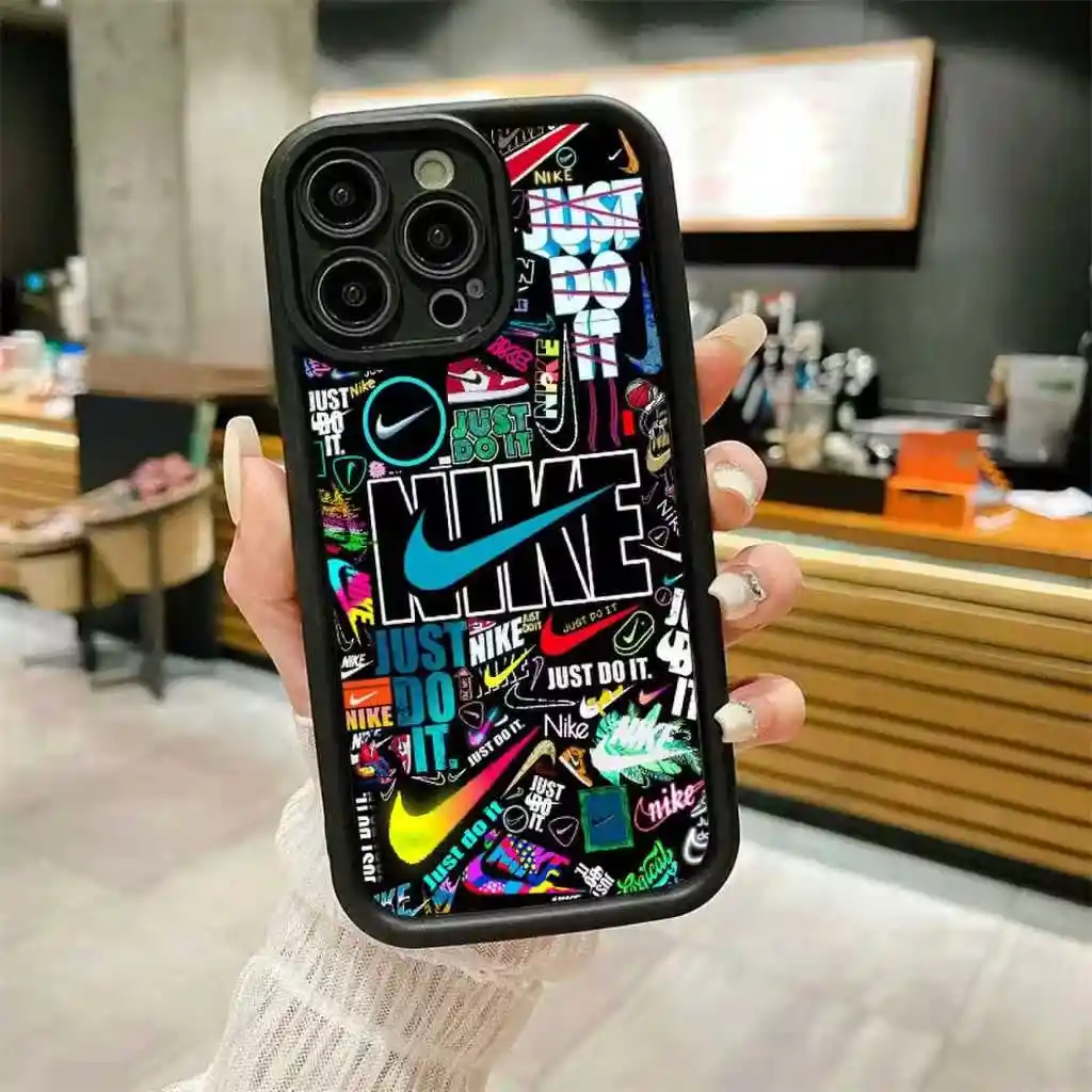 Forro Para Iphone 14 Nike Multicolor En Silicona Tpu