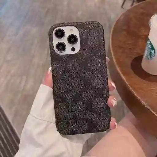 Forro Iphone 15 Pro Max Coach