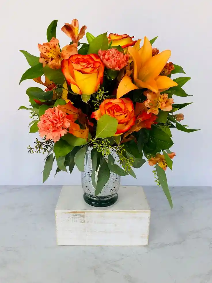 Jarron De Lirios Y De Rosas Naranjas