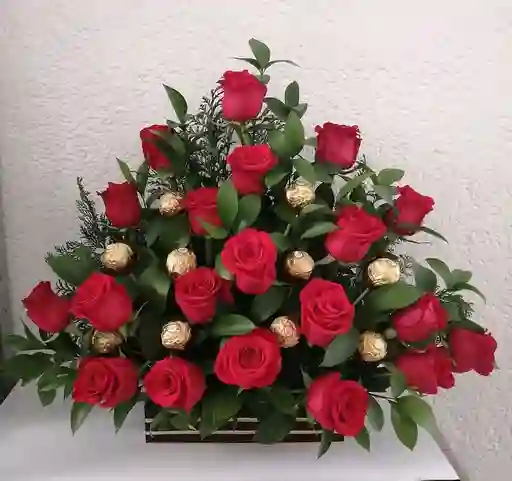 Canasta De Rosas Rojas Con Chocolates