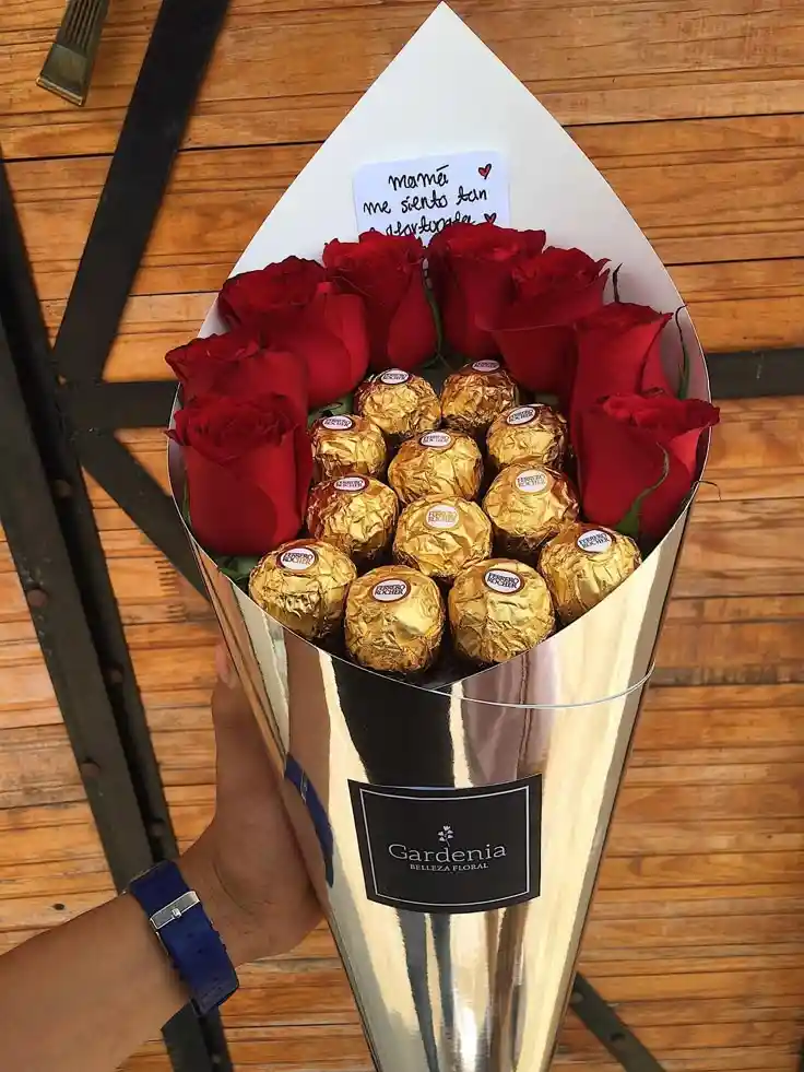 Bouquet Mediano De Rosas Y Chocolates