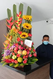 Canasta Floral Con Frutas