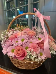 Canasta De Mix De Flores Rosas