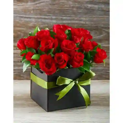 Caja Cuadrada De Rosas Rojas
