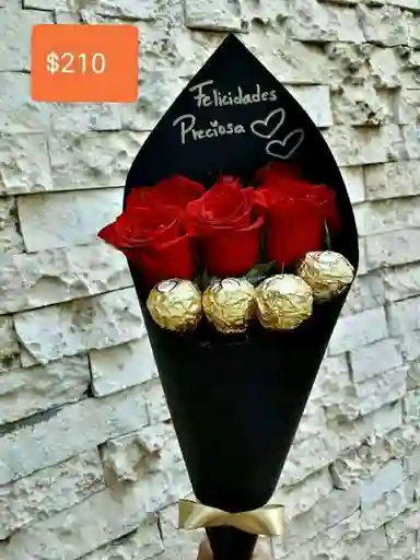 Bouquet Pequeño De Rosas Y Chocolates