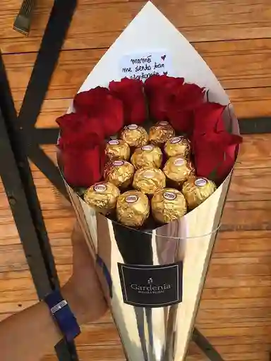 Bouquet Mediano De Rosas Y Chocolates