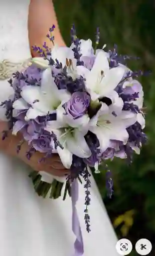 Bouquet De Rosas Moradas Con Lirios